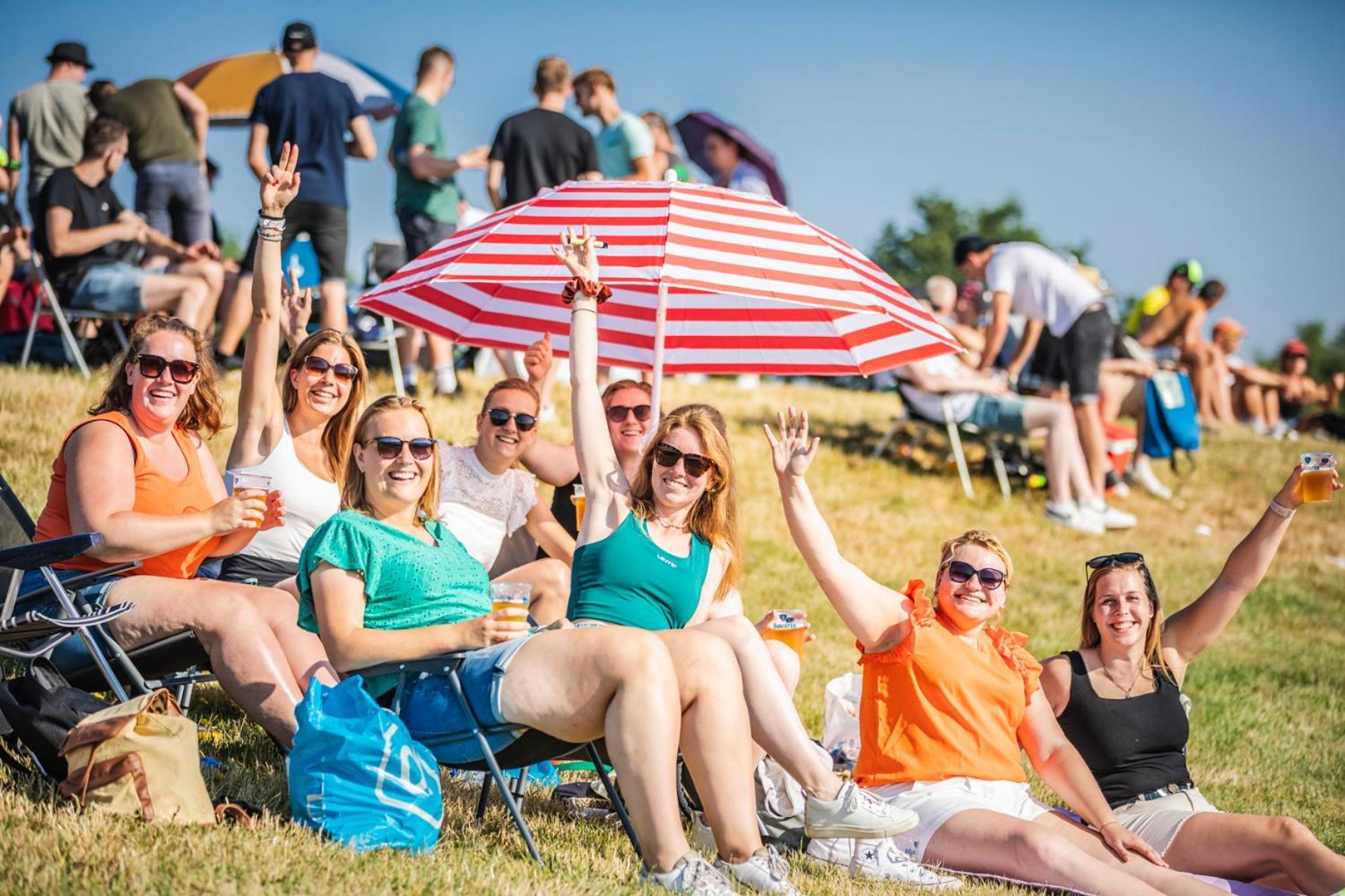 100 Jaar Tt Circuit Assen 2025 Glamping Incl Stroom 外观 照片