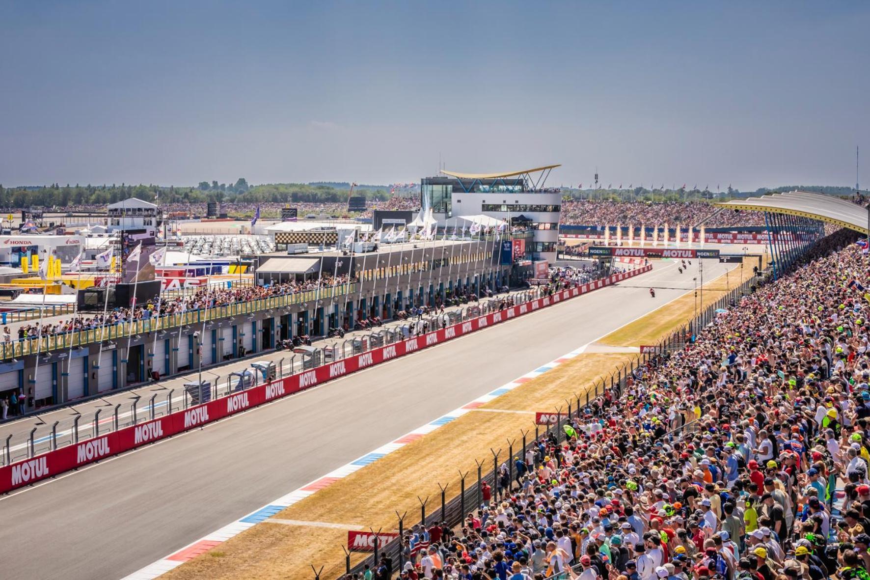 100 Jaar Tt Circuit Assen 2025 Glamping Incl Stroom 外观 照片