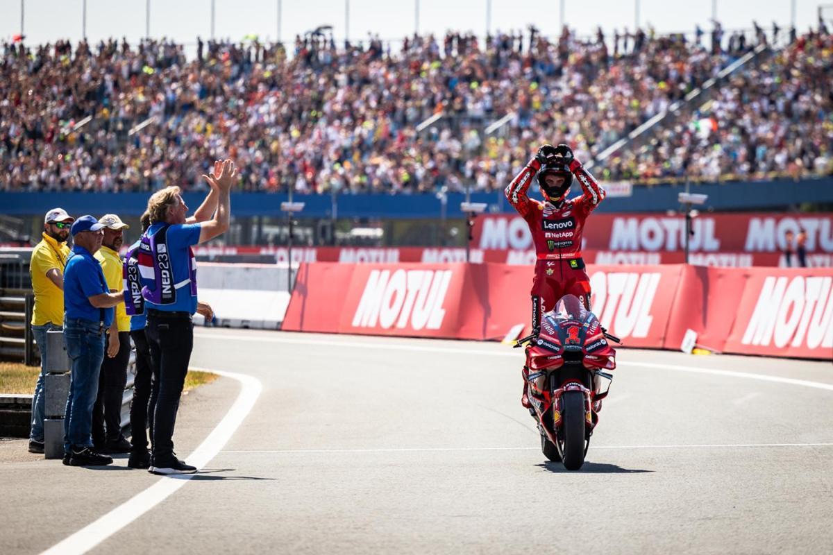 100 Jaar Tt Circuit Assen 2025 Glamping Incl Stroom 外观 照片